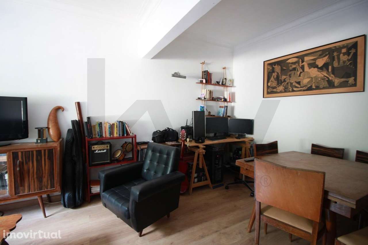 T2 Remodelado com Jardim e Anexo T1 em Portas de Benfica - Grande imagem: 5/29