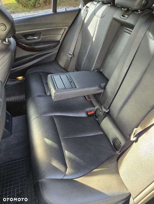 BMW Seria 3 320d DPF Blue Performance Edition Sport - 14