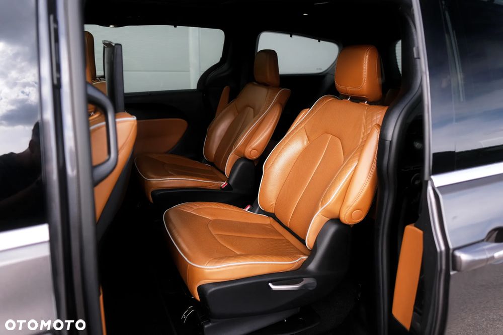 Chrysler Pacifica - 20