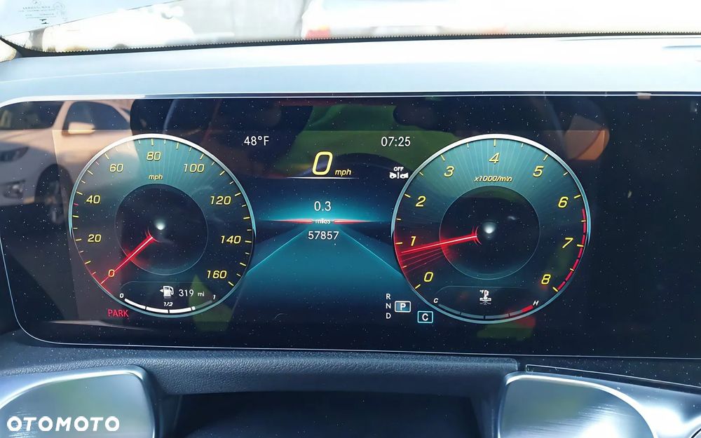 Mercedes-Benz GLB - 12