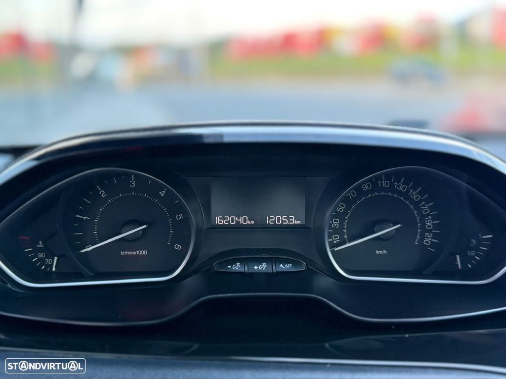 Peugeot 208 1.6 BlueHDi Style - 21