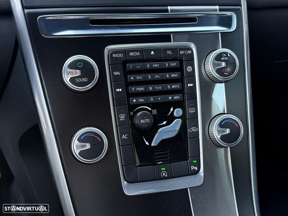 Volvo XC 60 2.0 D4 R-Design - 15