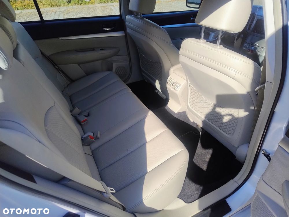 Subaru Legacy 2.5i Comfort Navi - 17