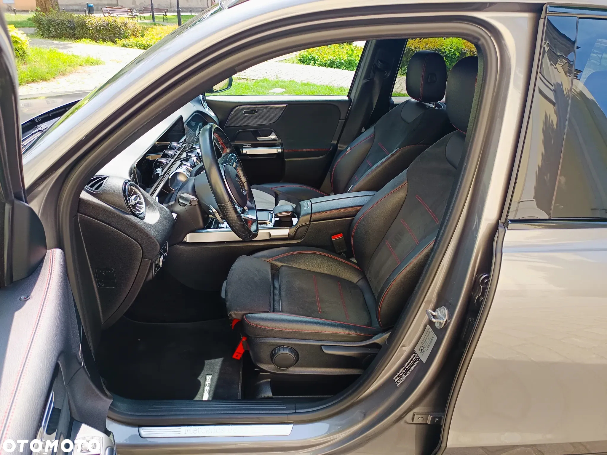 Mercedes-Benz GLB 200 AMG Line 7G-DCT - 8