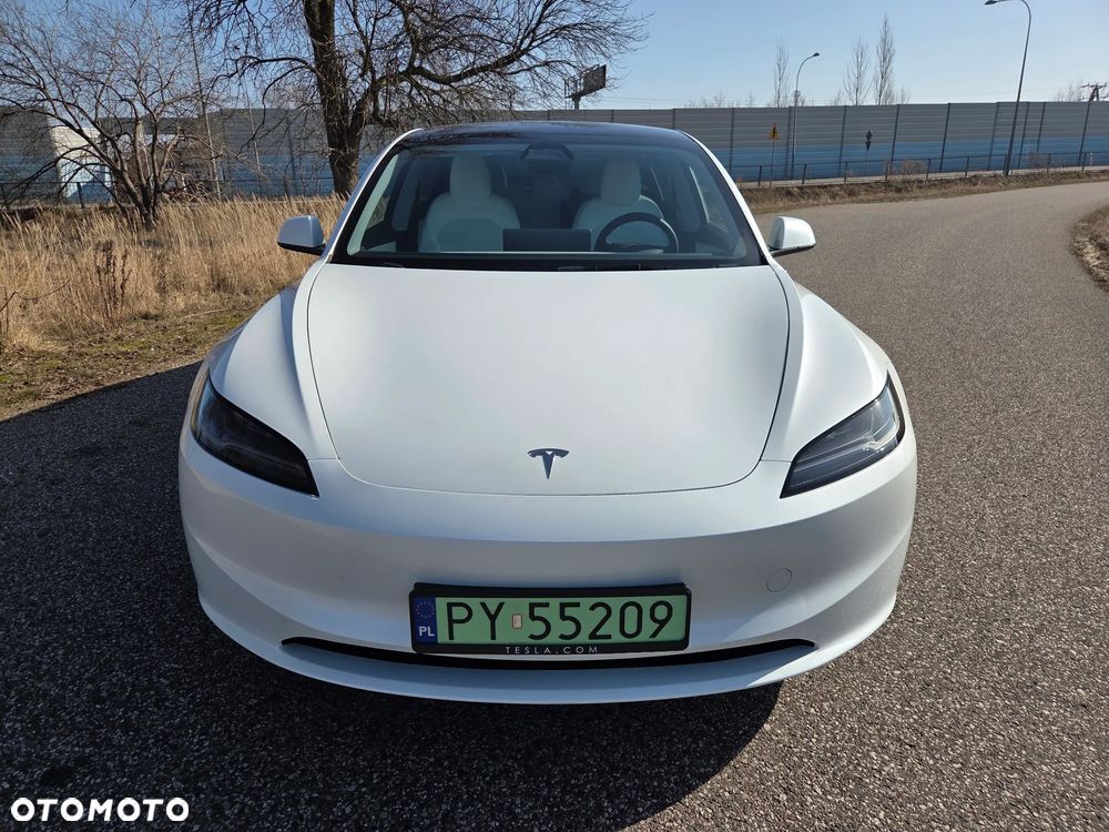 Tesla Model 3 2023 photo 2