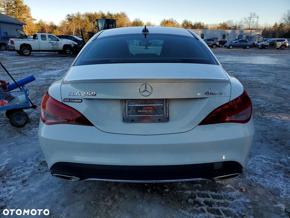 Mercedes-Benz CLA 250 4Matic 7G-DCT - 6