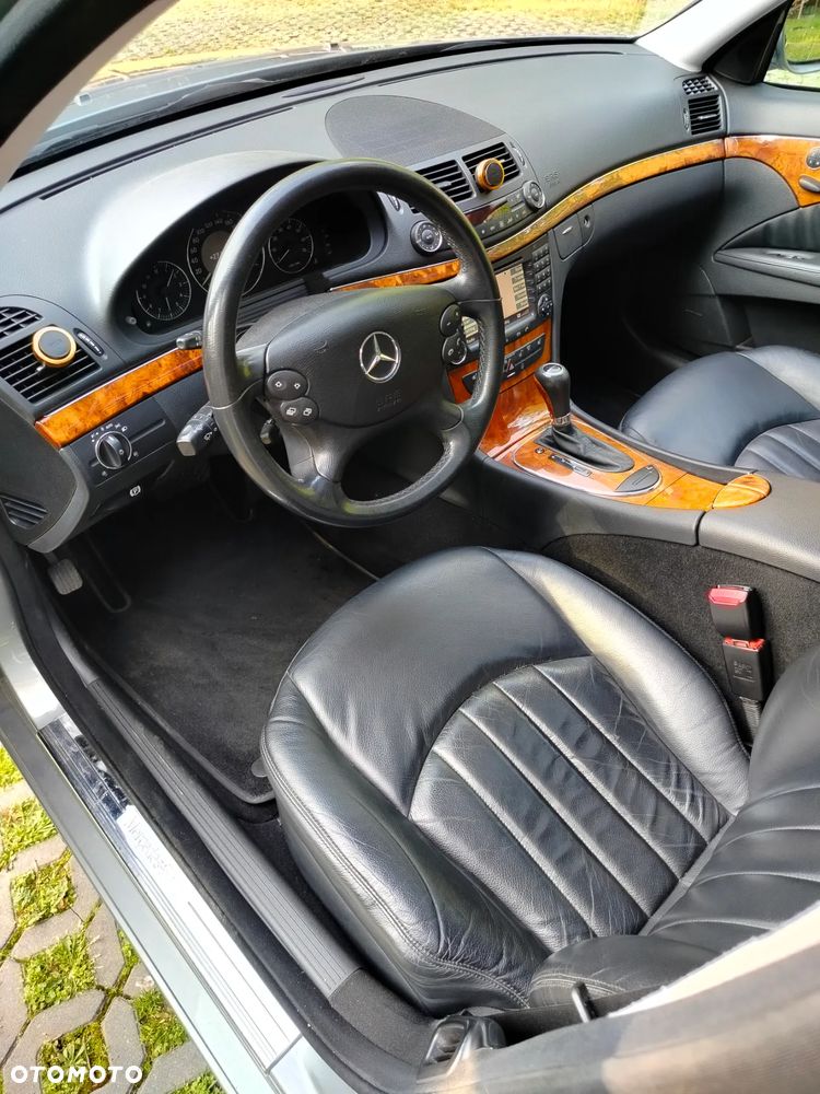 Mercedes-Benz Klasa E 280 4-Matic T Elegance - 9