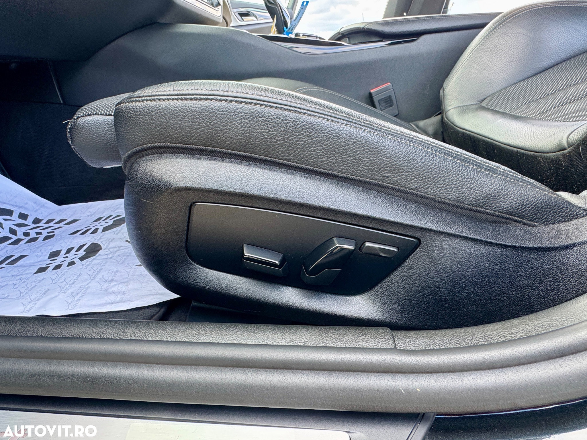 BMW Seria 5 520d Touring Aut. Sport Line - 27