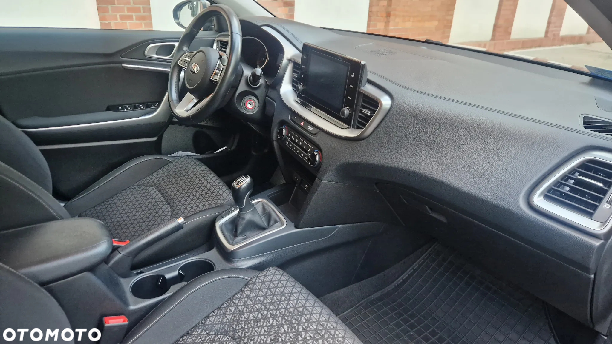 Kia Ceed 1.4 T-GDI L - 27