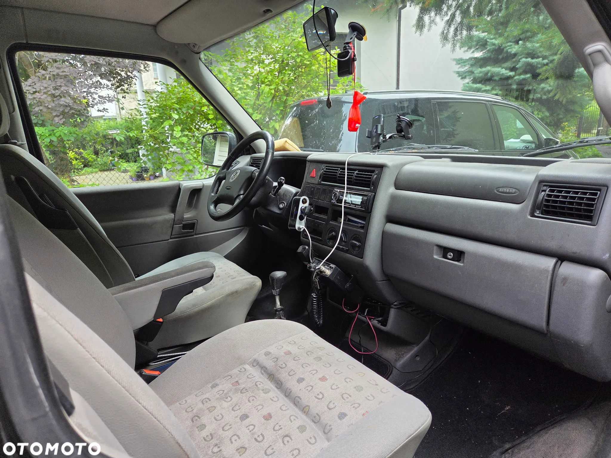 Volkswagen Caravelle - 7
