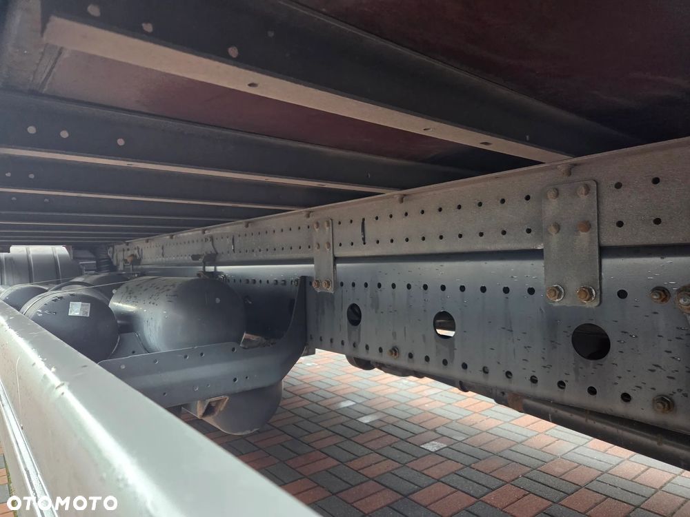 Mercedes-Benz atego - 13