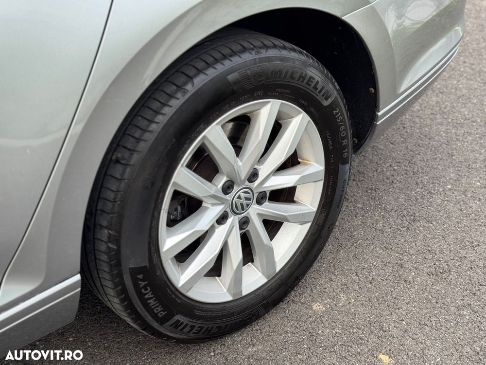 Volkswagen Passat - 38