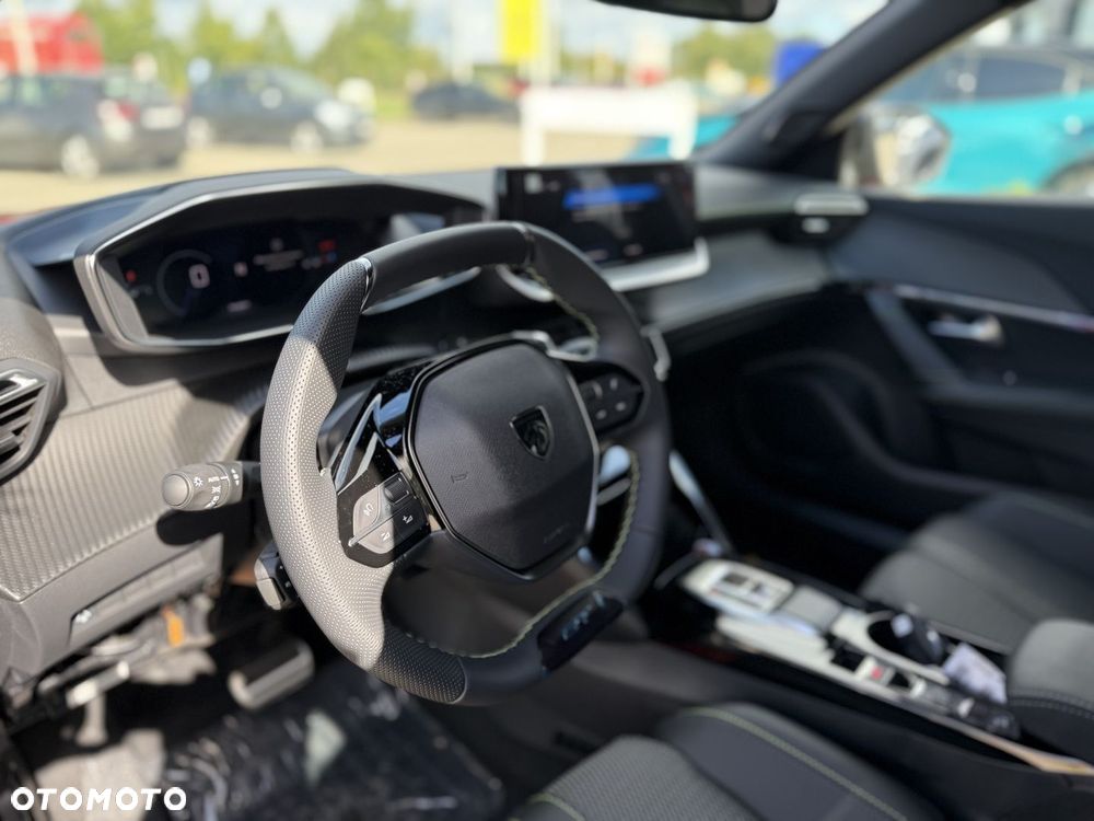Peugeot 2008 PureTech mHEV GT e-DCS6 - 11