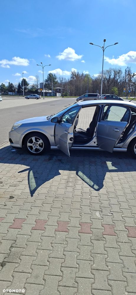 Opel Vectra 1.6 Essentia - 5