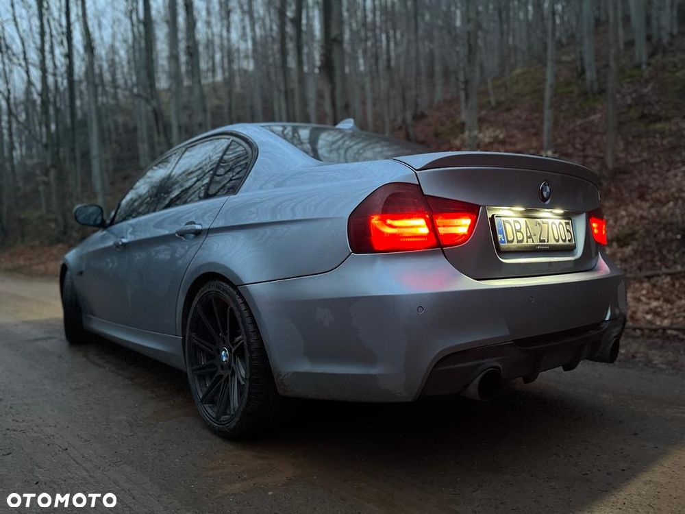 BMW Seria 3 330d xDrive - 14