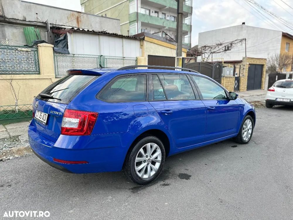 Skoda Octavia 1.6 TDI DSG Ambition - 4