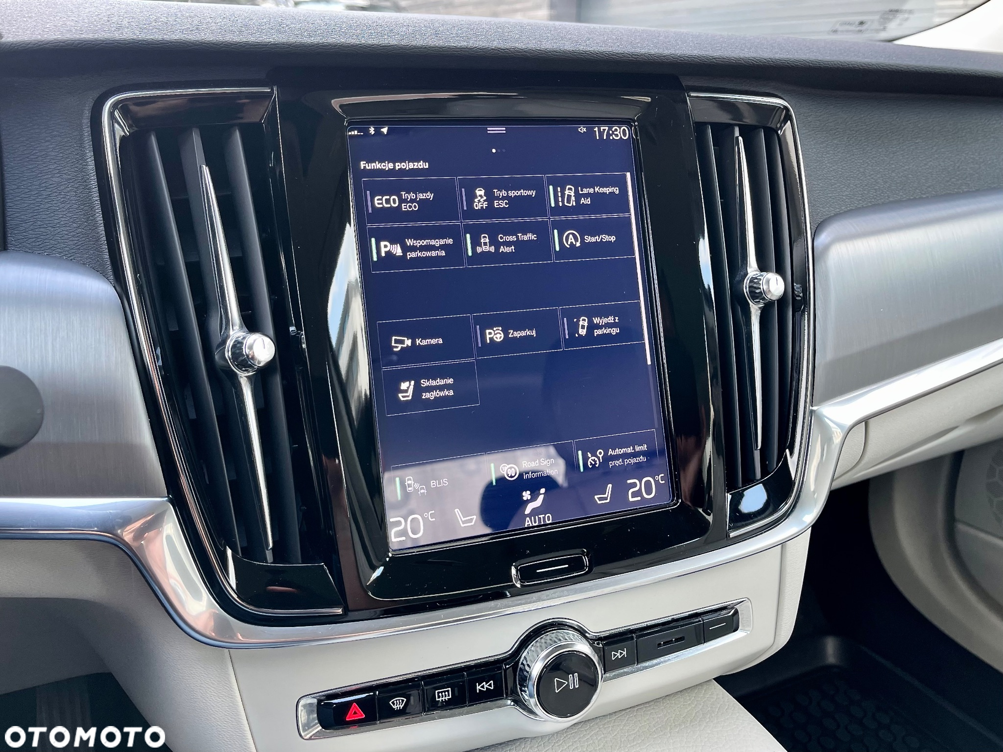 Volvo S90 - 40