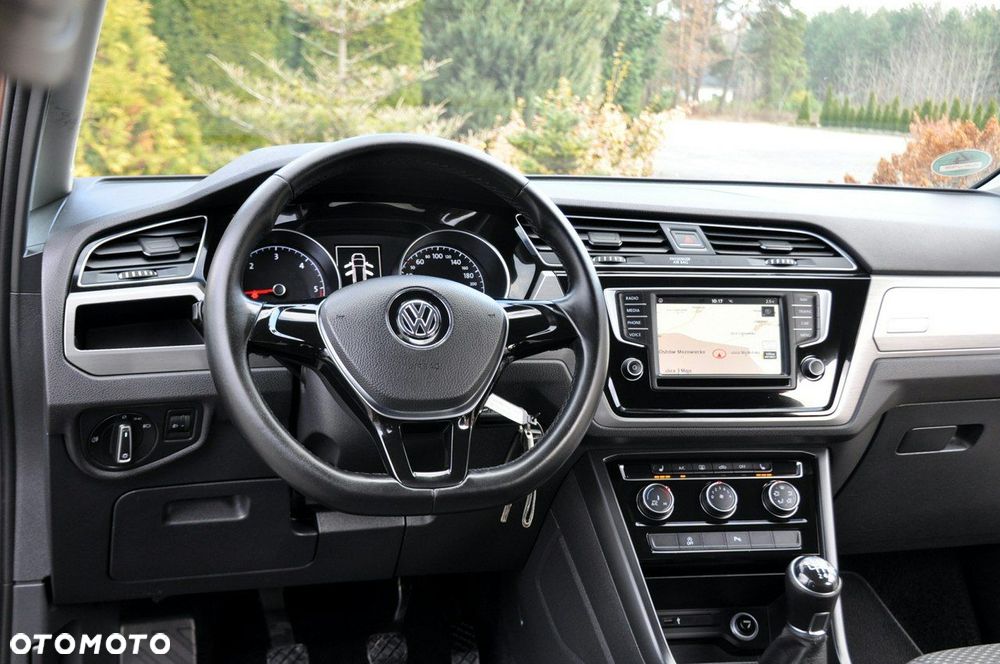Volkswagen Touran - 30