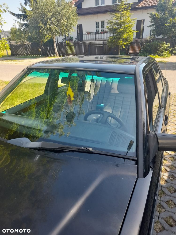 Mercedes-Benz W201 (190) - 6