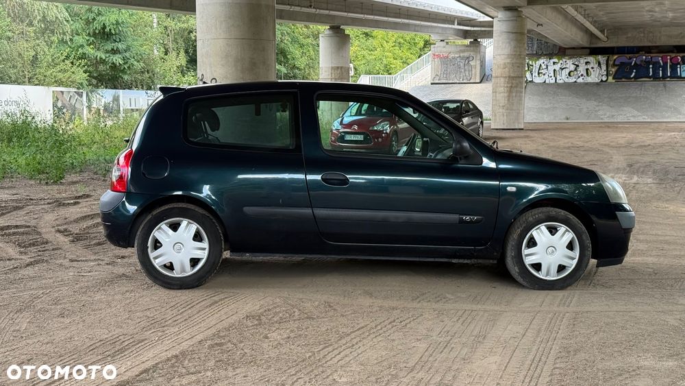Renault Clio 1.2 16V Campus - 5