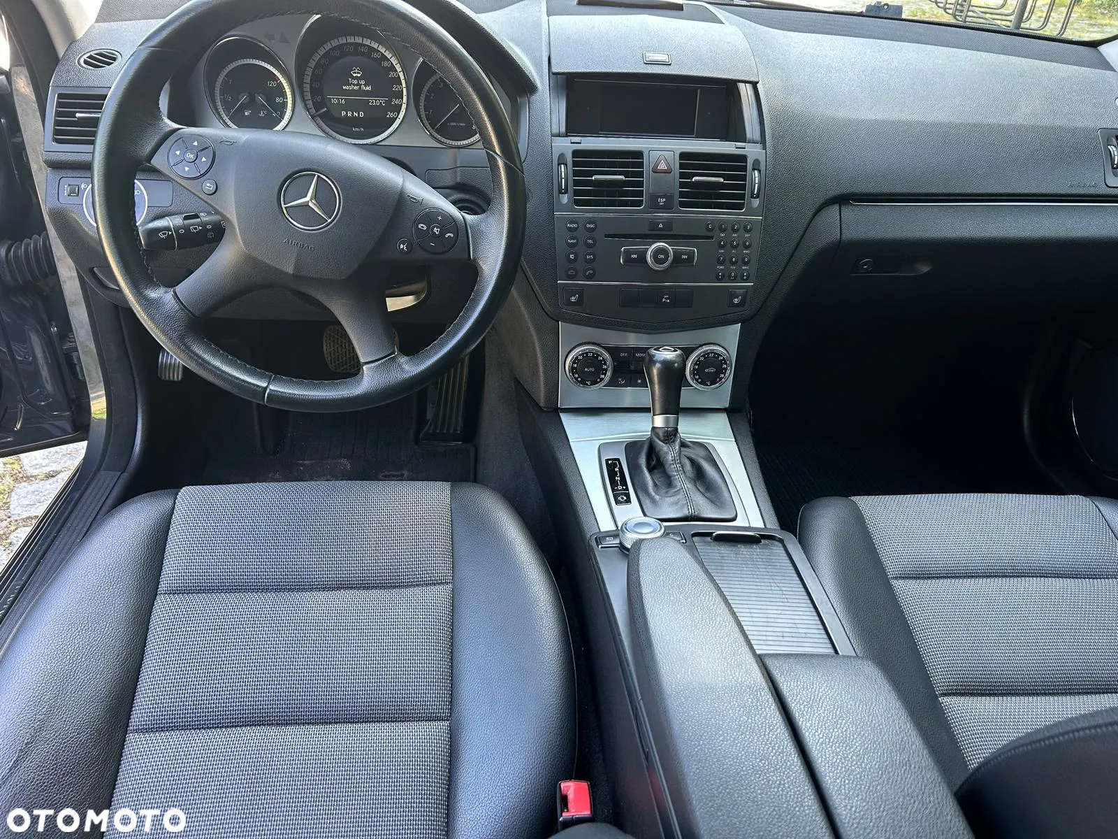 Mercedes-Benz Klasa C 180 T CGI Automatik BlueEFFICIENCY - 16