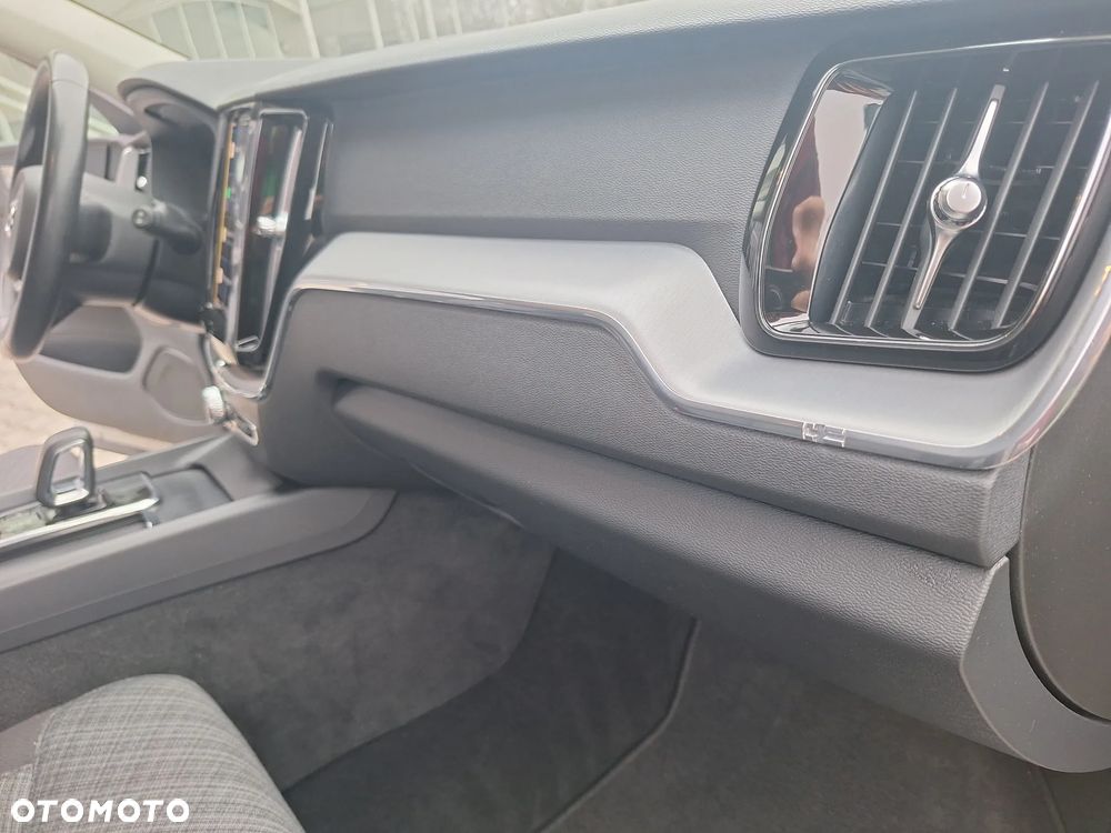 Volvo XC 60 B4 D Momentum Pro - 30