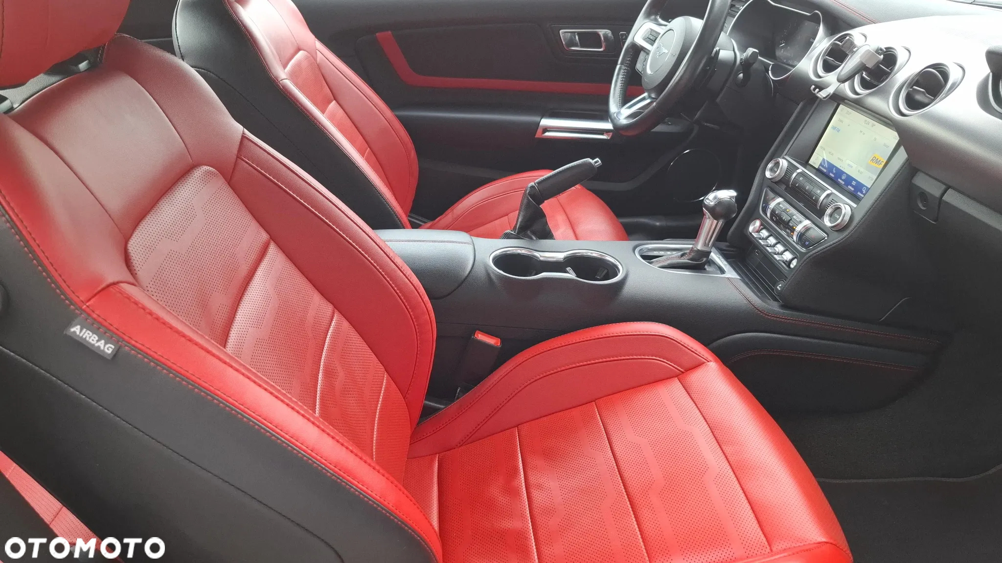 Ford Mustang 5.0 V8 GT - 20