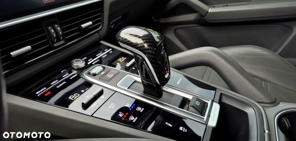 Porsche Cayenne E-Hybrid - 18
