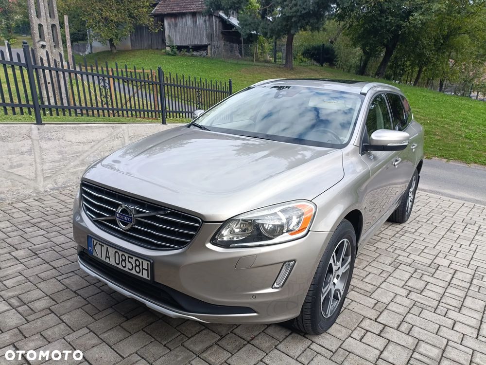Volvo XC 60 T6 AWD Momentum - 1