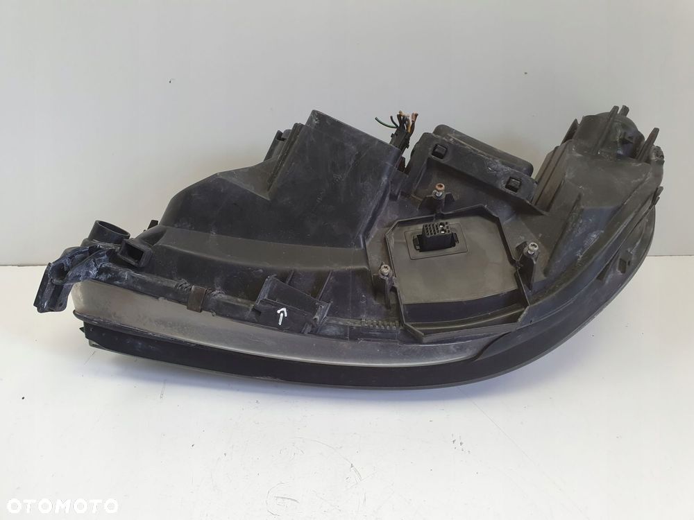 LAMPA PRAWA Opel Zafira A PRZEDNIA prawy przód XENON EUROPA 0301116272 - 9