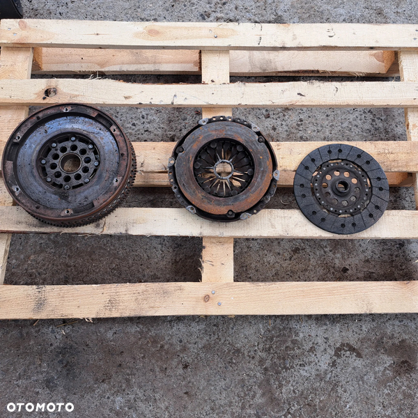 SPRZĘGŁO DWUMAS KOMPLETNE VOLVO 2.0 DIZEL 31370250