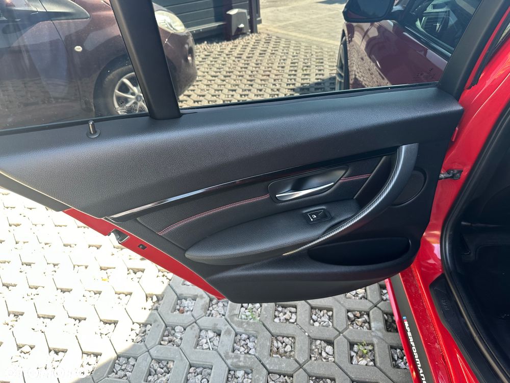 BMW Seria 3 ver-330i-xdrive-m-sport - 6