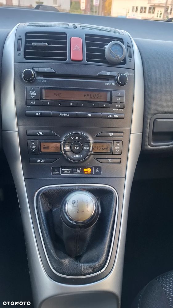 Toyota Auris 1.6 Edition - 16