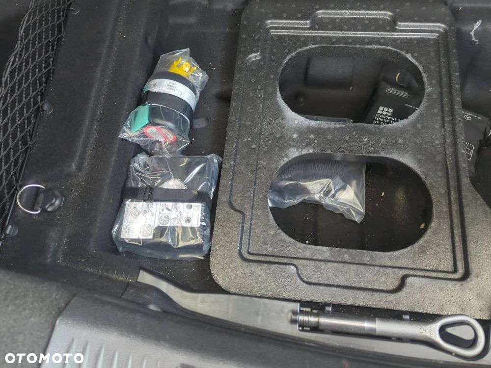 Mercedes-Benz Klasa E 220 d 9G-TRONIC Edition 1 - 16