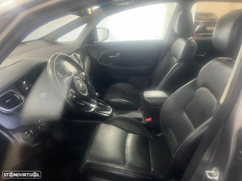 Kia Carens 1.7 CRDi ISG TX Aut. - 11