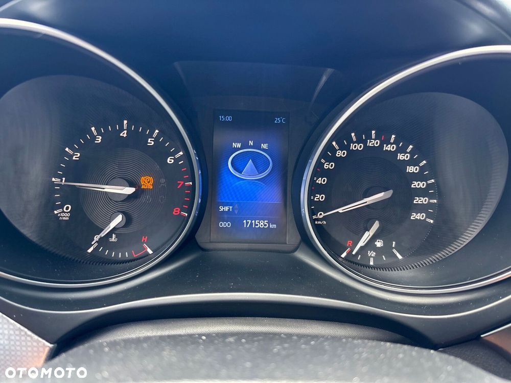 Toyota Avensis - 35