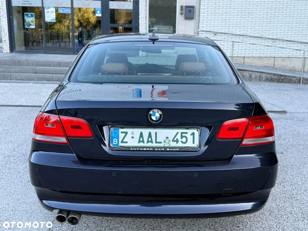 BMW Seria 3 330d Coupe - 6