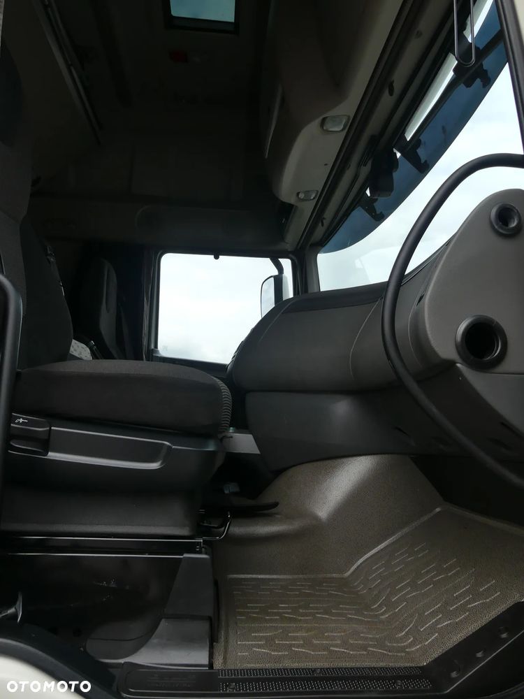 DAF XF 106.460 / LOW DECK /  AUTOMAT / SUPER SPACE CAB / - 24