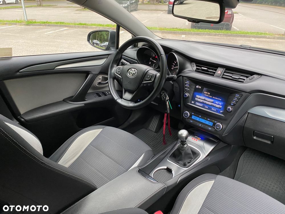 Toyota Avensis 2.0 D-4D Prestige - 8
