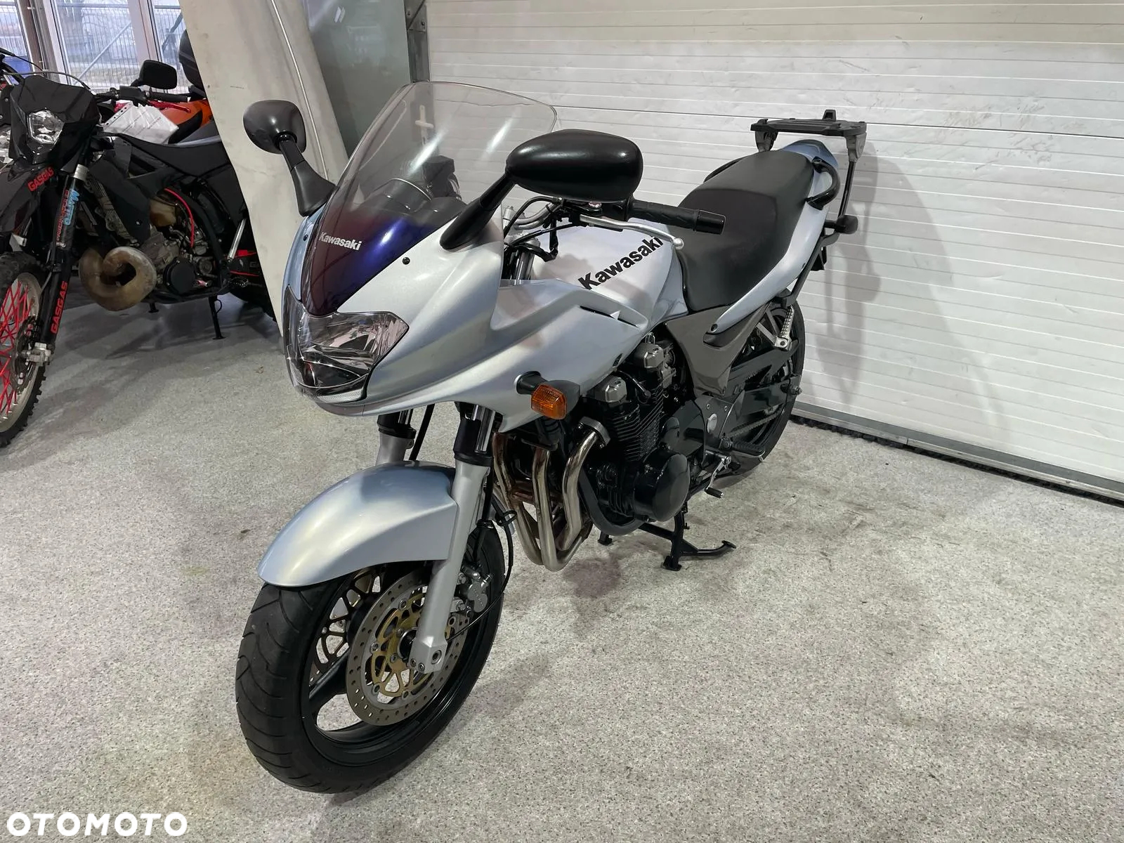 Kawasaki ZR - 17