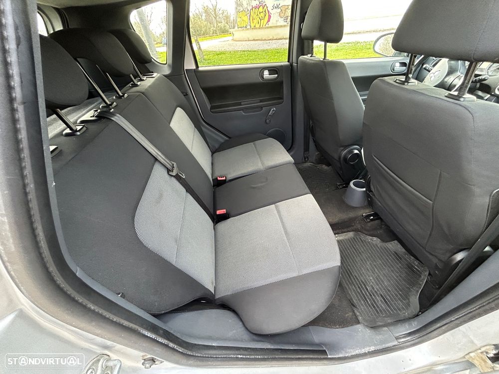 Mitsubishi Colt - 11