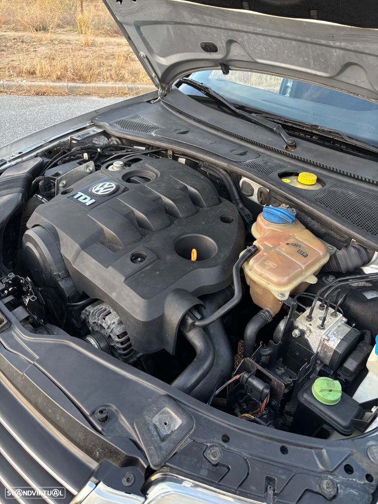 VW Passat Variant 1.9 TDi 4Motion Highline - 23