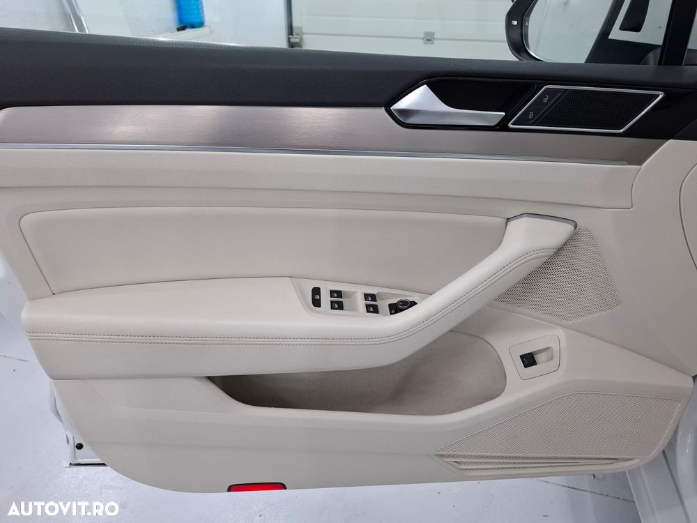 Volkswagen Passat - 12