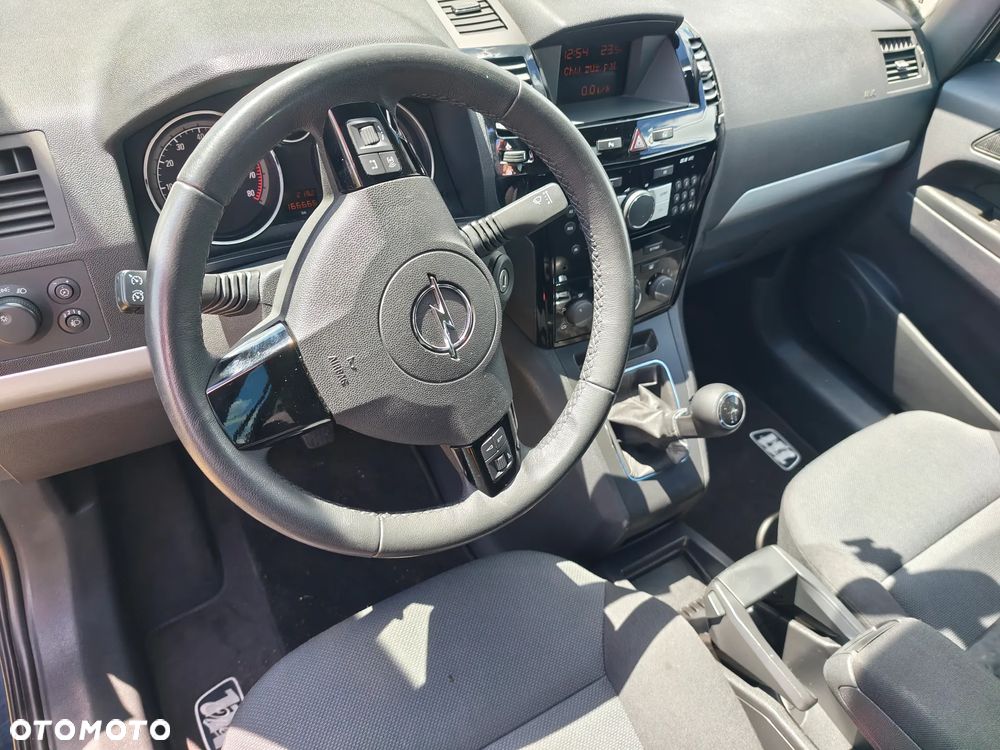 Opel Zafira - 8