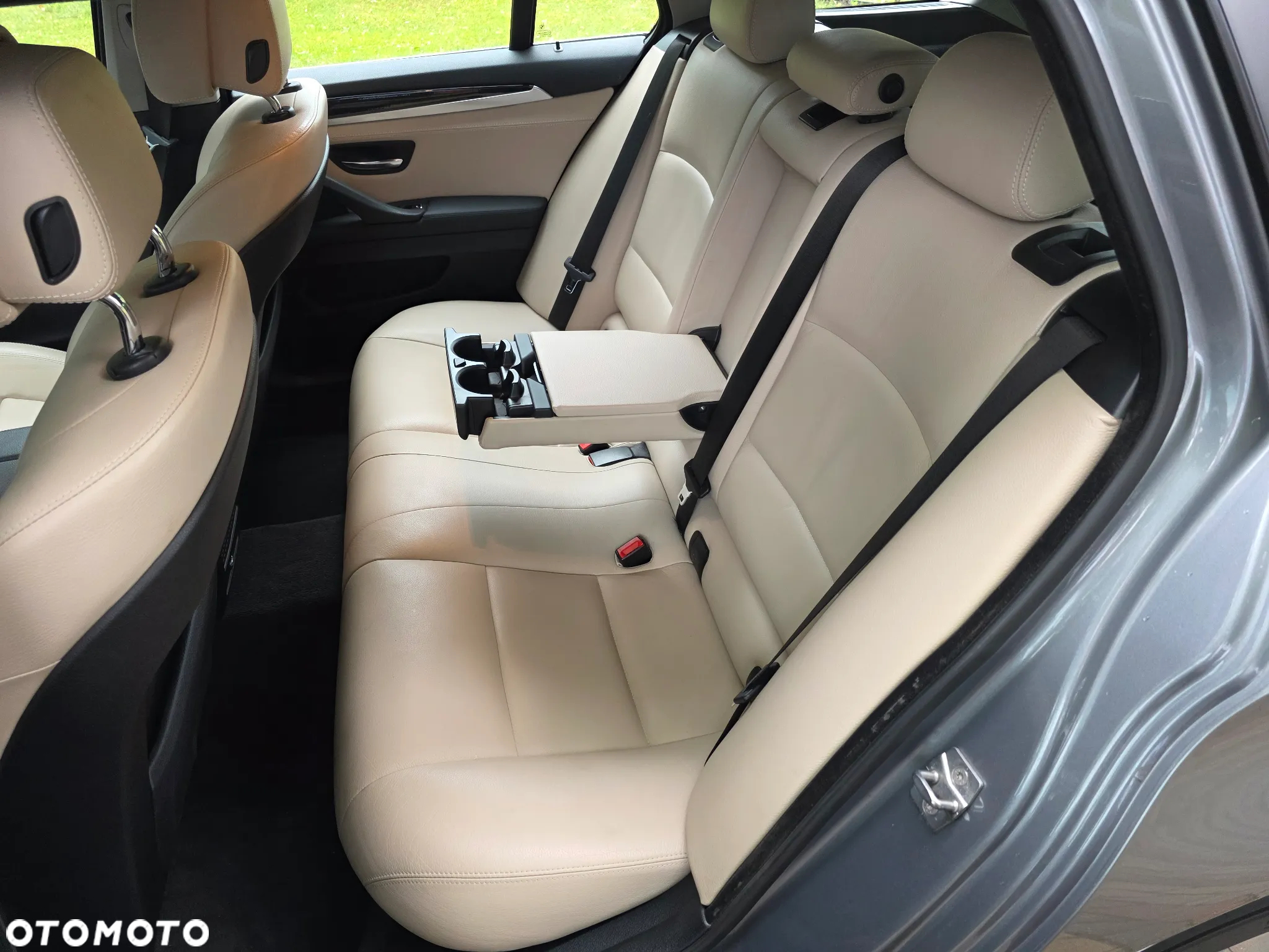 BMW Seria 5 535i Touring - 16