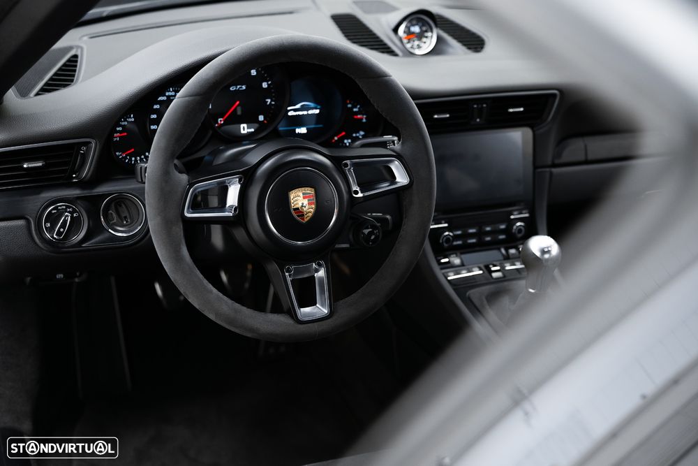Porsche 911 (991) Carrera 4 GTS - 14