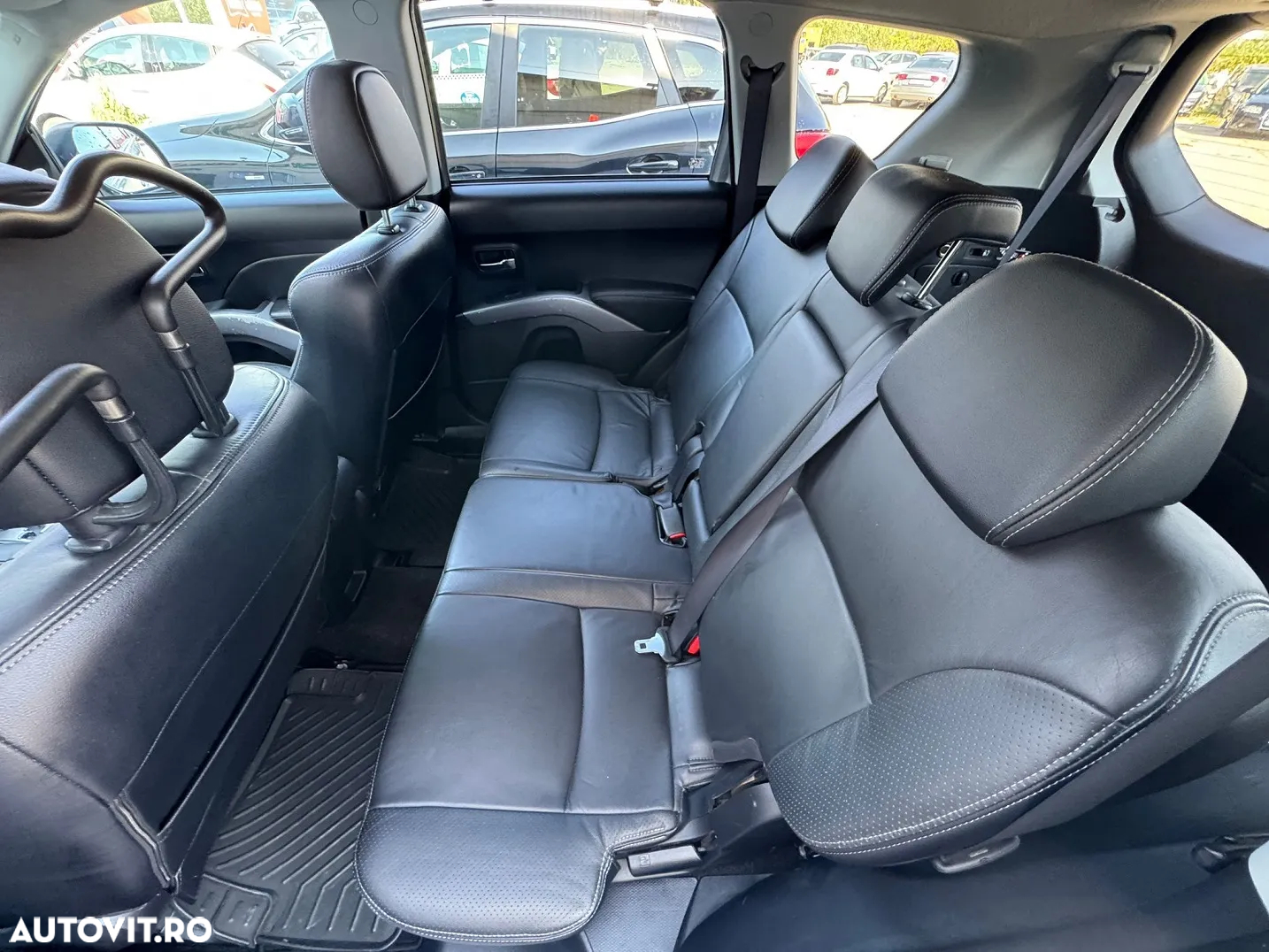 Mitsubishi Outlander 2.4 MIVEC NAVI Instyle Aut - 13