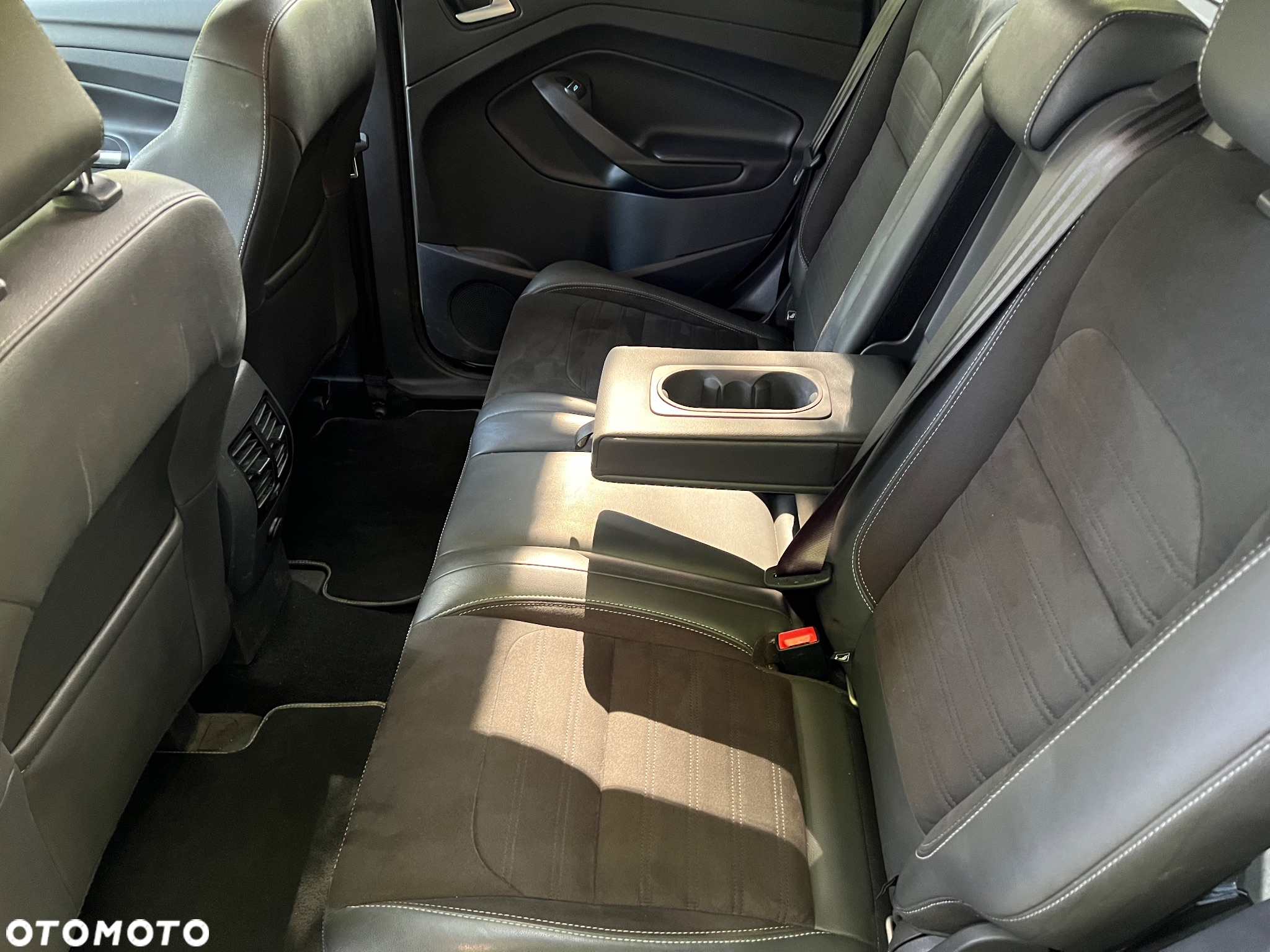 Ford Kuga 2.0 TDCi FWD ST-Line - 22