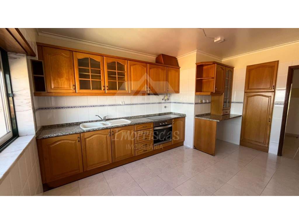 T2 com 99.1 m², varanda e vista privilegiada para o Tejo Santa Iria... - Grande imagem: 2/26