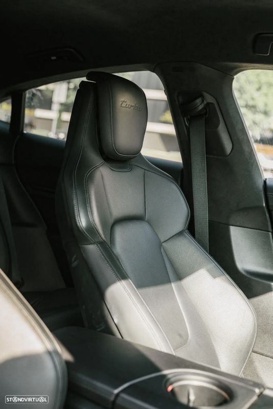 Porsche Taycan Turbo - 33